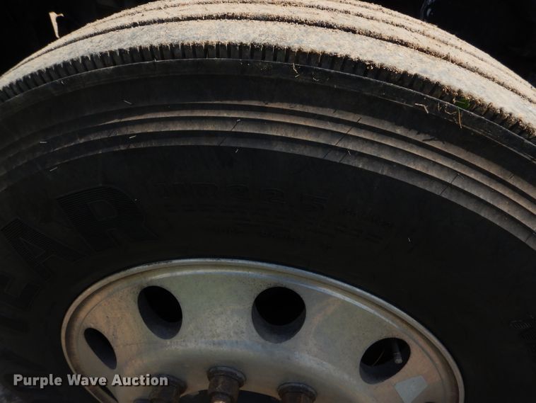 image for item GP9137 2013 Kenworth T660 semi truck