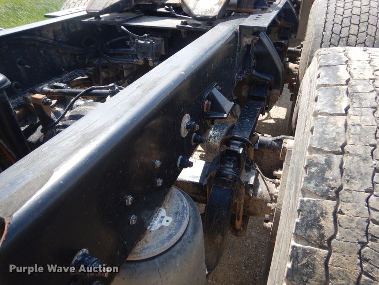 image for item GP9137 2013 Kenworth T660 semi truck