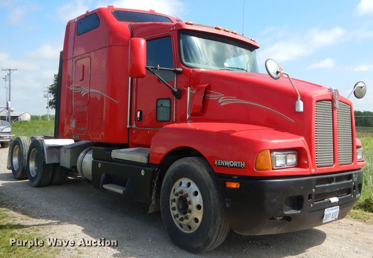 image for item GP9138 2007 Kenworth T600 semi truck