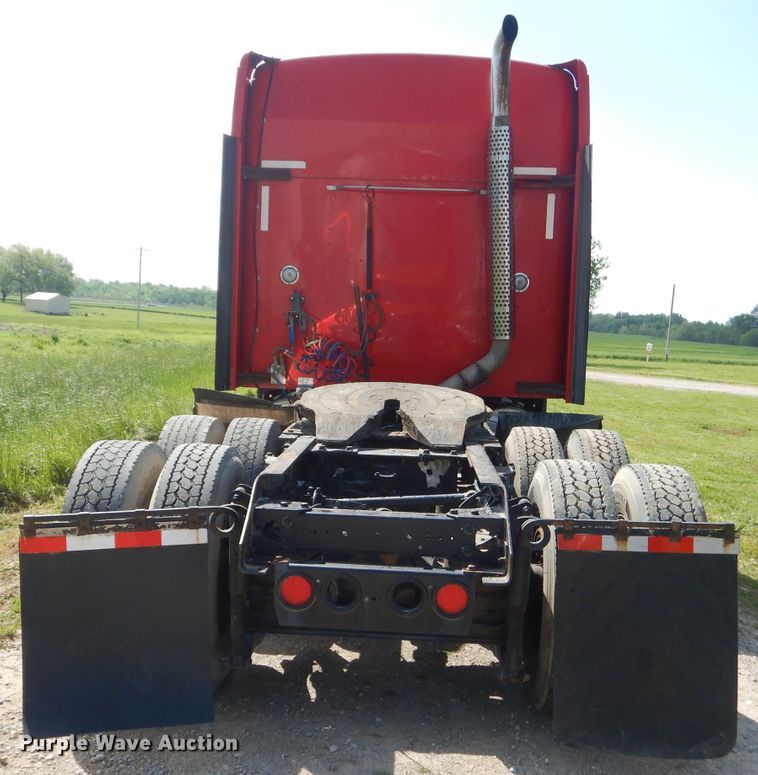 image for item GP9138 2007 Kenworth T600 semi truck