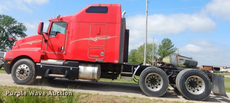 image for item GP9138 2007 Kenworth T600 semi truck