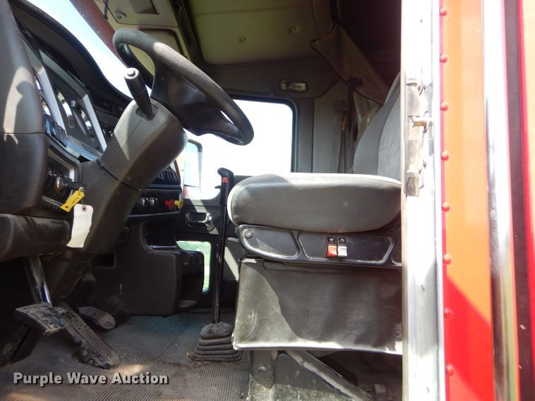 image for item GP9138 2007 Kenworth T600 semi truck