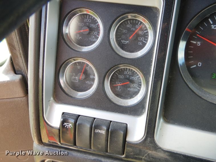 image for item GP9138 2007 Kenworth T600 semi truck