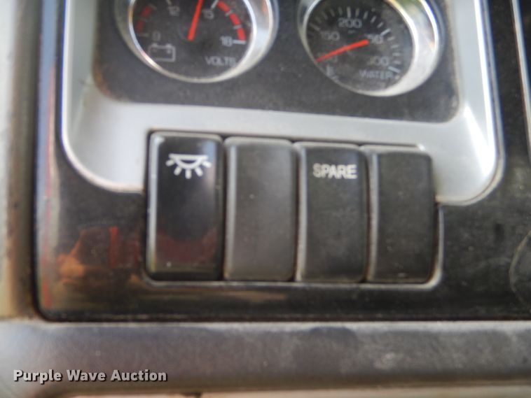 image for item GP9138 2007 Kenworth T600 semi truck