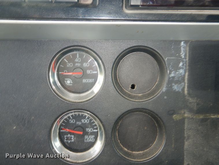 image for item GP9138 2007 Kenworth T600 semi truck