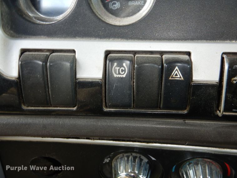 image for item GP9138 2007 Kenworth T600 semi truck