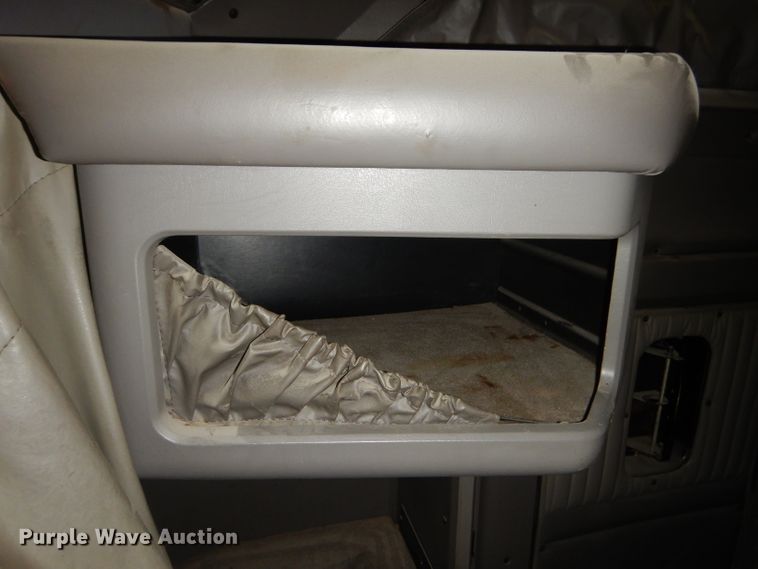 image for item GP9138 2007 Kenworth T600 semi truck