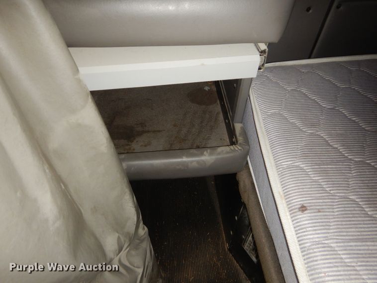 image for item GP9138 2007 Kenworth T600 semi truck