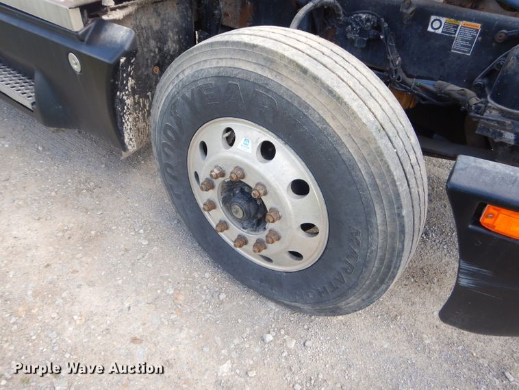 image for item GP9138 2007 Kenworth T600 semi truck