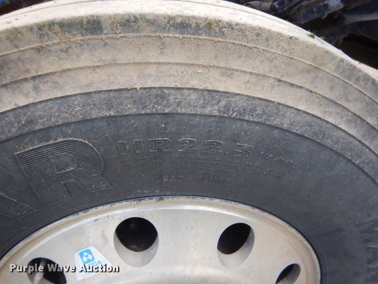 image for item GP9138 2007 Kenworth T600 semi truck