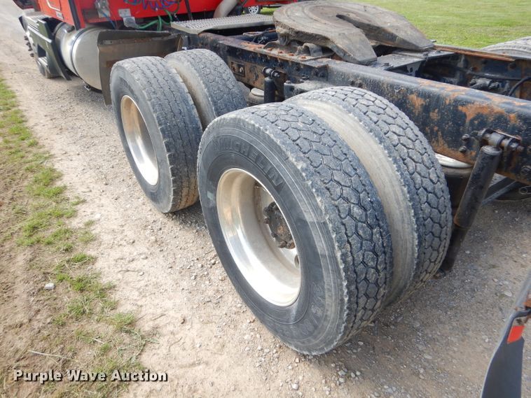 image for item GP9138 2007 Kenworth T600 semi truck