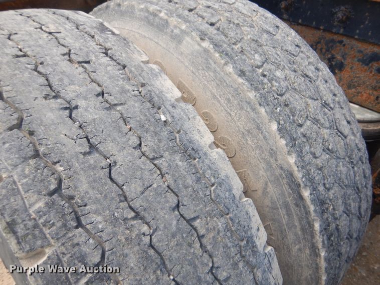 image for item GP9138 2007 Kenworth T600 semi truck