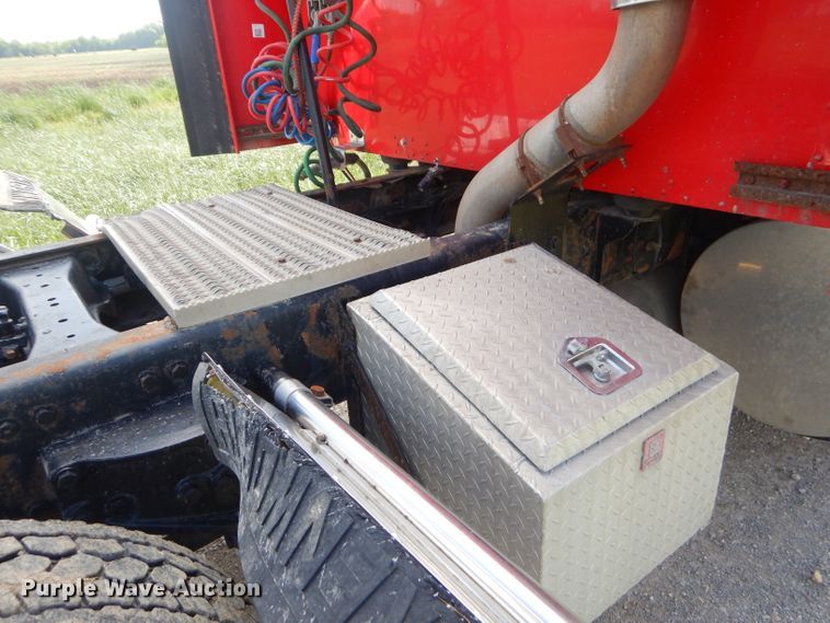 image for item GP9138 2007 Kenworth T600 semi truck