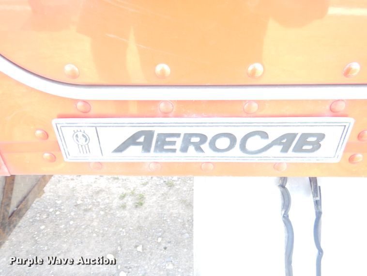 image for item GP9138 2007 Kenworth T600 semi truck