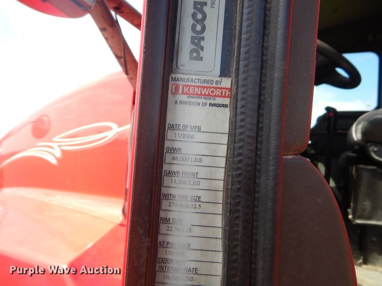 image for item GP9138 2007 Kenworth T600 semi truck