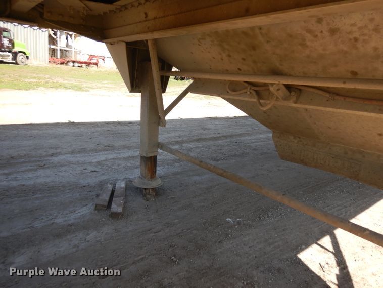 image for item GY9061 2009 Timpte double hopper bottom grain trailer