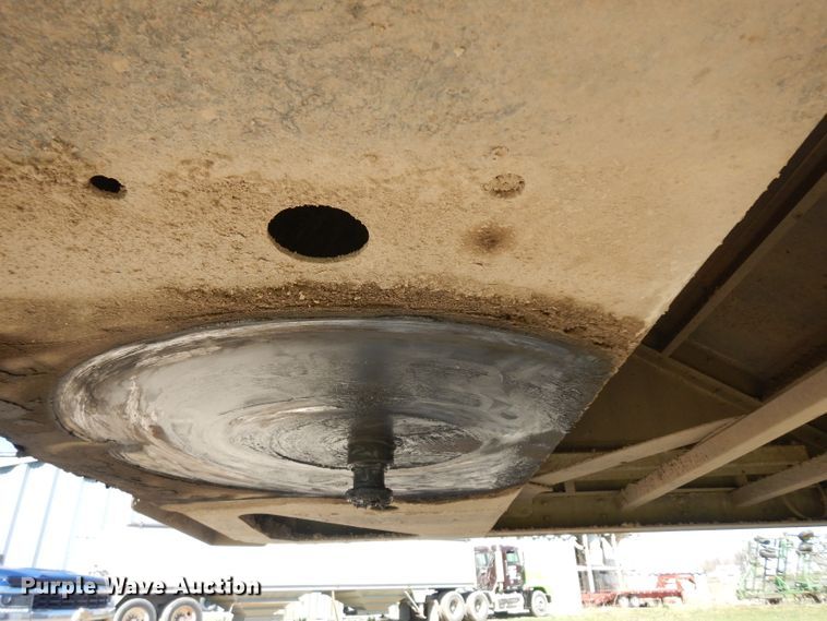 image for item GY9061 2009 Timpte double hopper bottom grain trailer