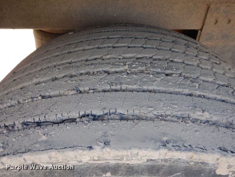 image for item GY9061 2009 Timpte double hopper bottom grain trailer