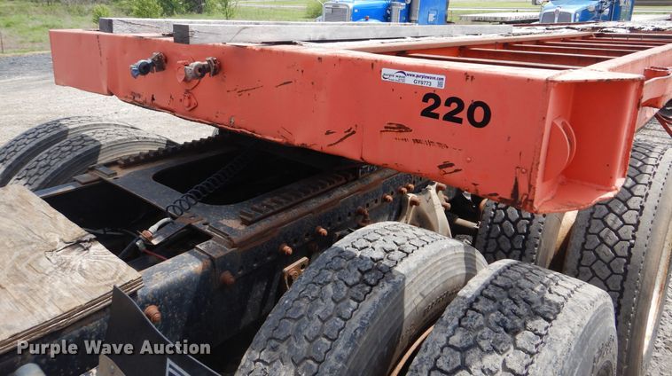 image for item GY9773 1971 Freuhauf flatbed trailer