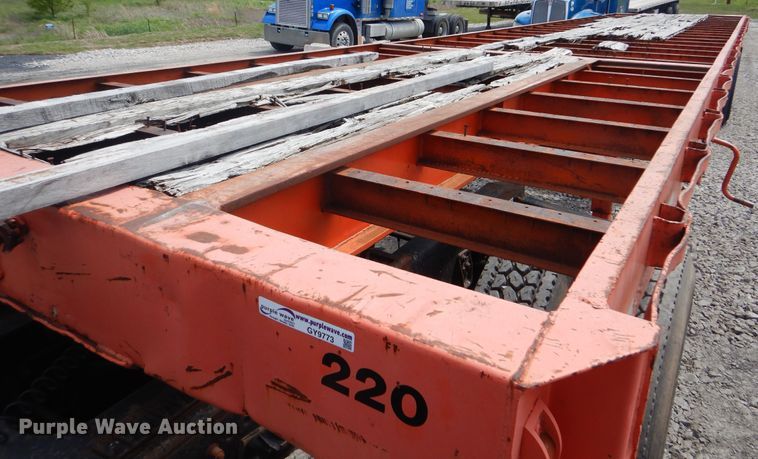 image for item GY9773 1971 Freuhauf flatbed trailer