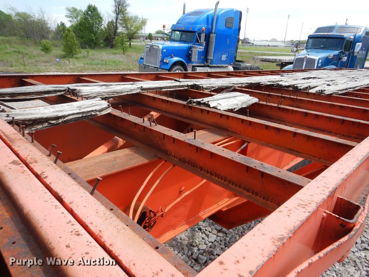 image for item GY9773 1971 Freuhauf flatbed trailer