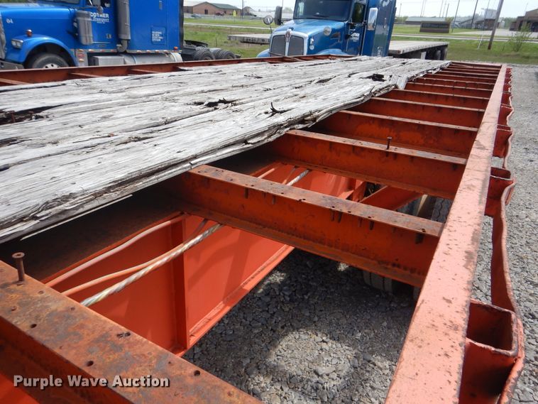 image for item GY9773 1971 Freuhauf flatbed trailer