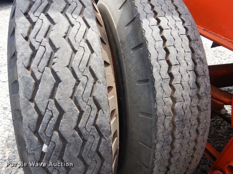 image for item GY9773 1971 Freuhauf flatbed trailer