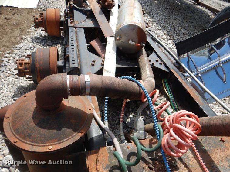 image for item GY9775 2011 International 9900i semi truck