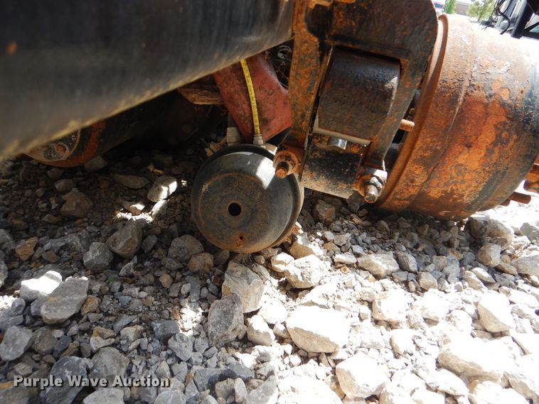 image for item GY9775 2011 International 9900i semi truck