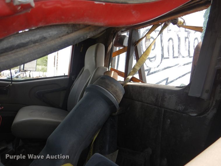 image for item GY9775 2011 International 9900i semi truck