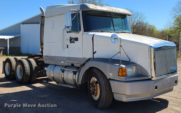 image for item L1407 1996 Volvo WIA semi truck