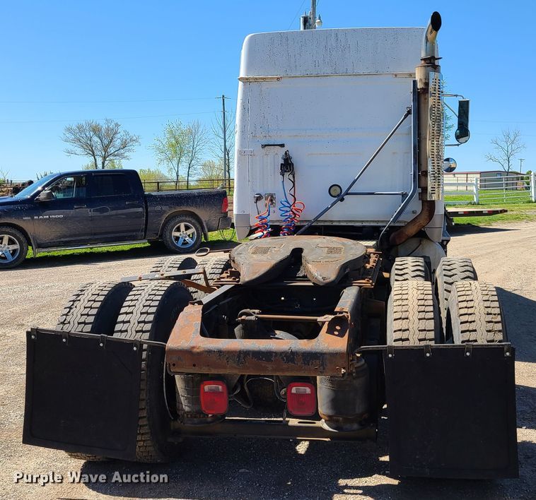 image for item L1407 1996 Volvo WIA semi truck