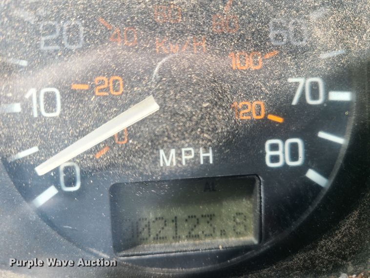 image for item L1407 1996 Volvo WIA semi truck