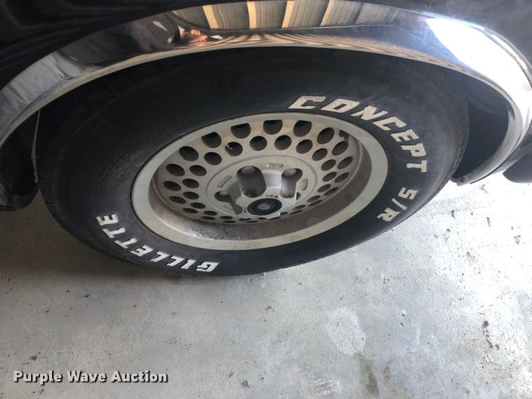 image for item DC3284 1985 Jaguar Vander Plas XJ6