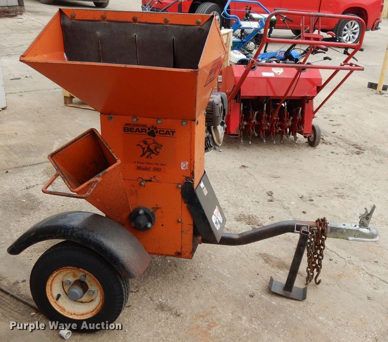 image for item DE5600 Bear Cat 580 chipper/shredder