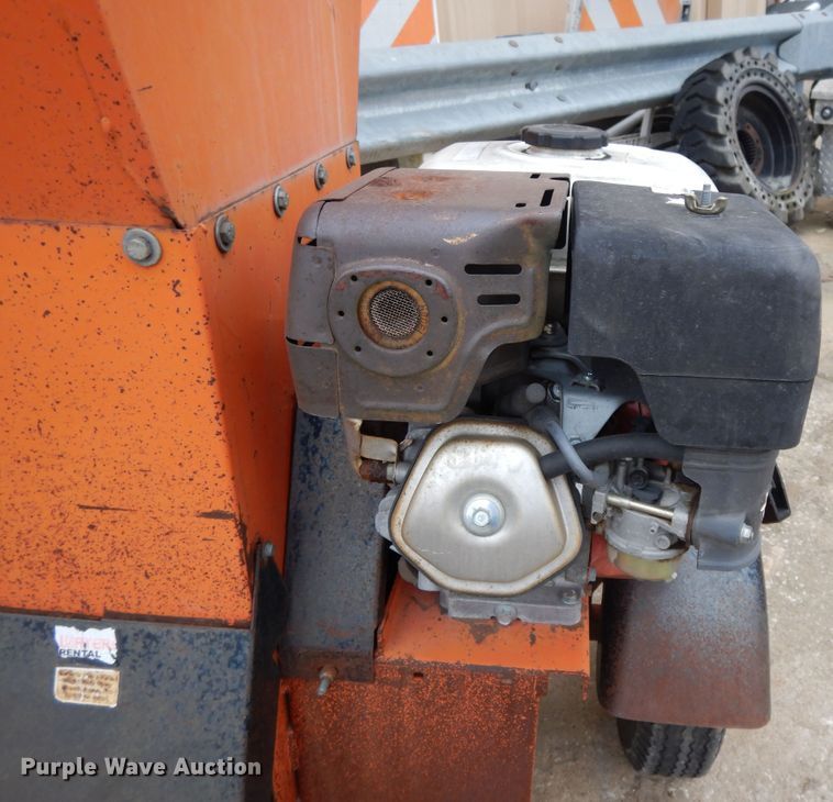 image for item DE5600 Bear Cat 580 chipper/shredder