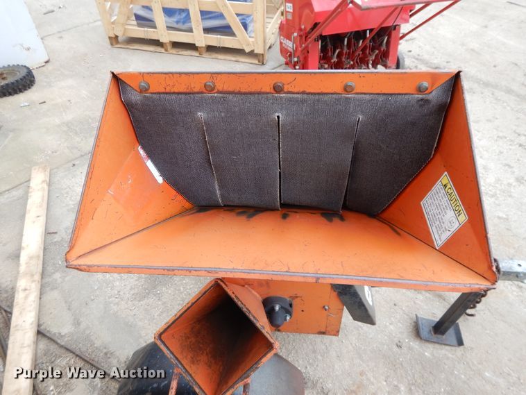 image for item DE5600 Bear Cat 580 chipper/shredder