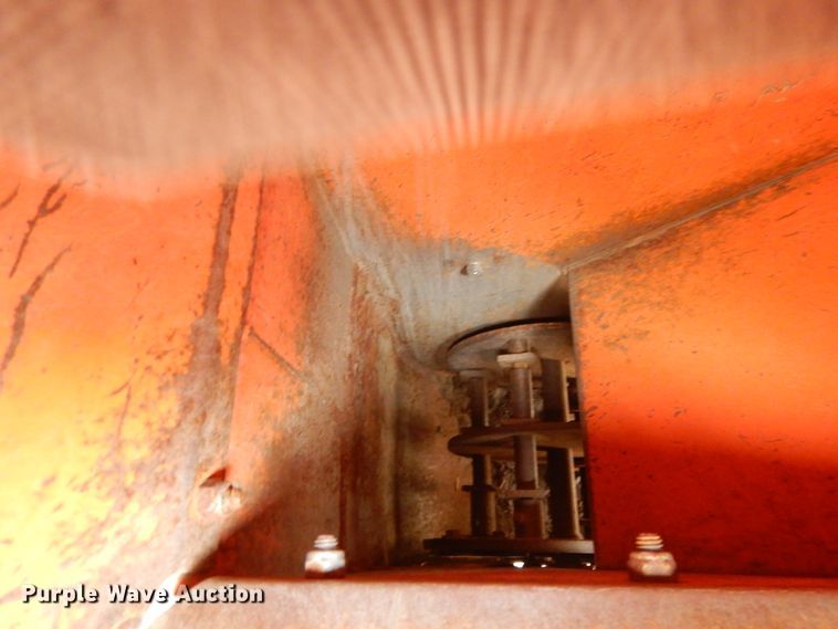 image for item DE5600 Bear Cat 580 chipper/shredder