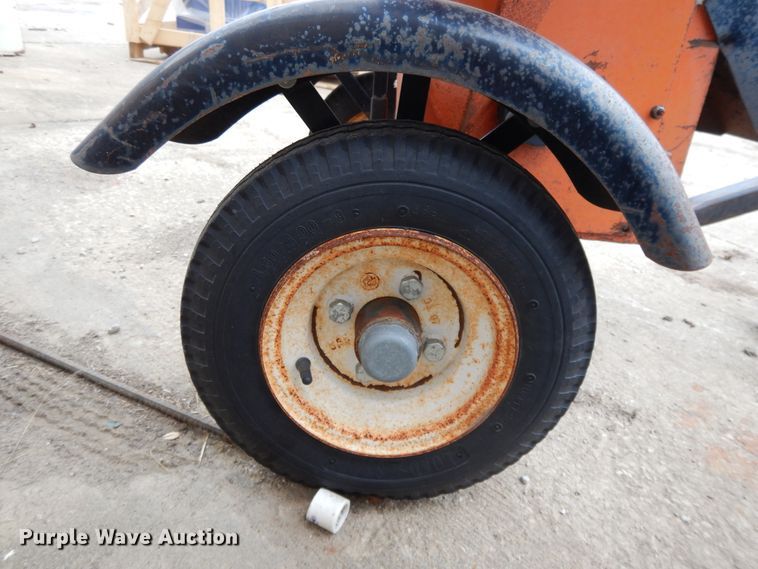 image for item DE5600 Bear Cat 580 chipper/shredder