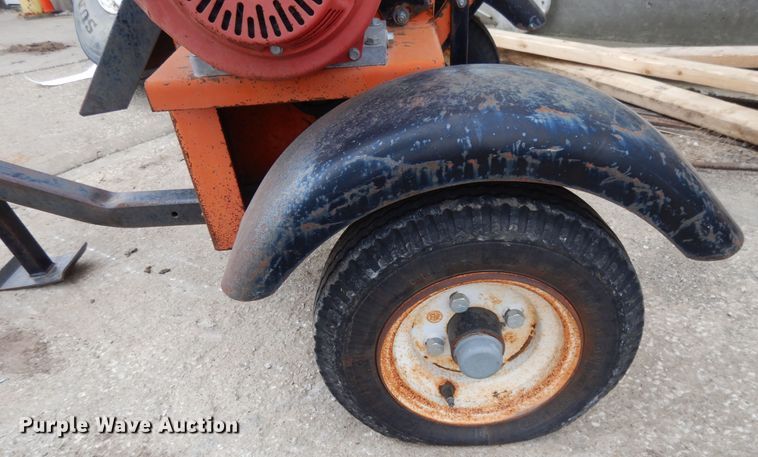 image for item DE5600 Bear Cat 580 chipper/shredder