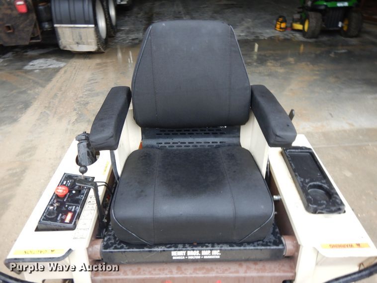 image for item DE5649 Grasshopper 220 ZTR lawn mower