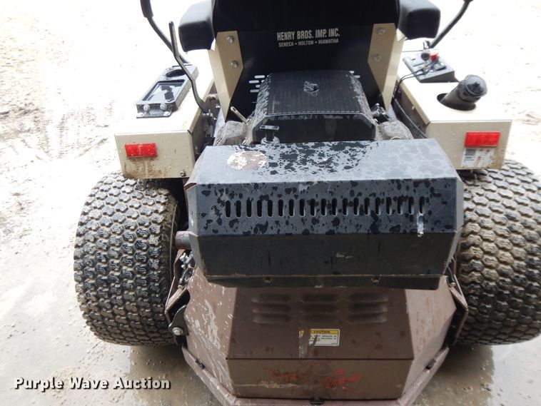 image for item DE5649 Grasshopper 220 ZTR lawn mower
