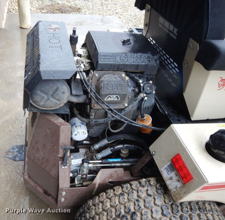 image for item DE5649 Grasshopper 220 ZTR lawn mower