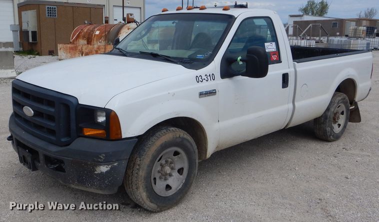 image for item DF3084 2007 Ford F250 Super Duty XL  pickup truck