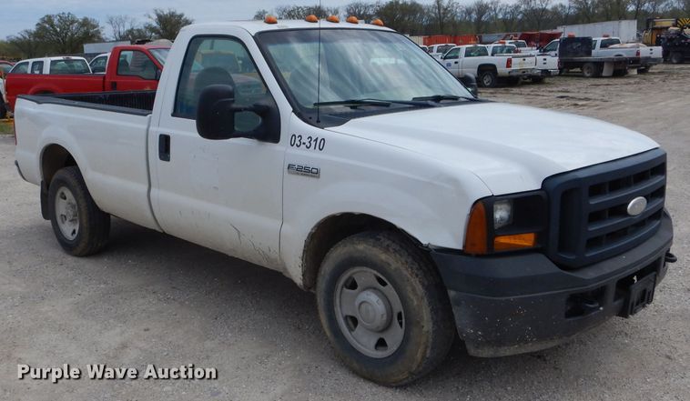 image for item DF3084 2007 Ford F250 Super Duty XL  pickup truck