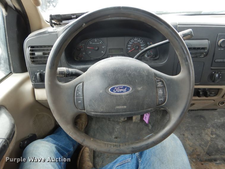 image for item DF3084 2007 Ford F250 Super Duty XL  pickup truck