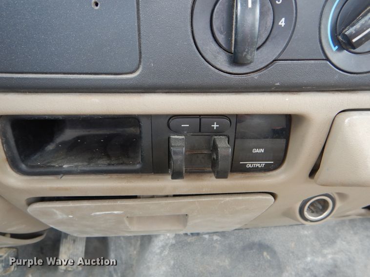 image for item DF3084 2007 Ford F250 Super Duty XL  pickup truck