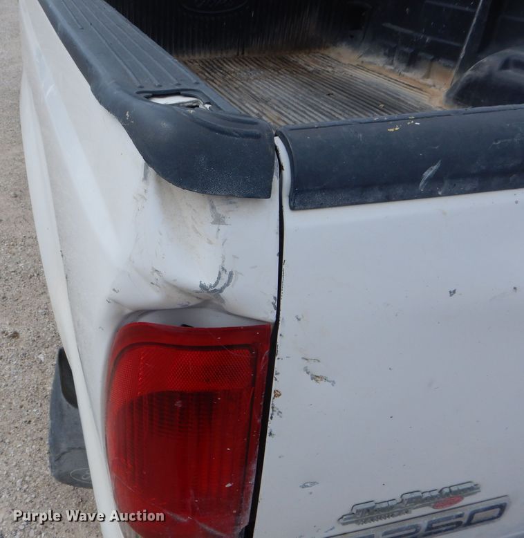 image for item DF3084 2007 Ford F250 Super Duty XL  pickup truck