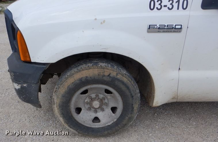 image for item DF3084 2007 Ford F250 Super Duty XL  pickup truck