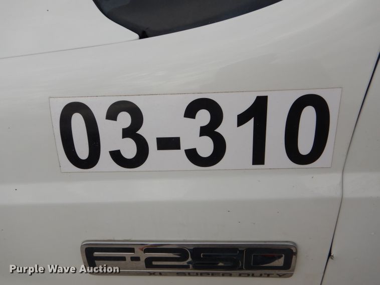 image for item DF3084 2007 Ford F250 Super Duty XL  pickup truck